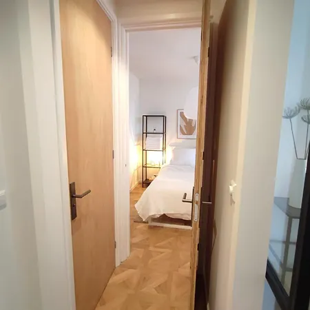 Rum i privatbostad Luxury With Private Bathroom On Great Location.