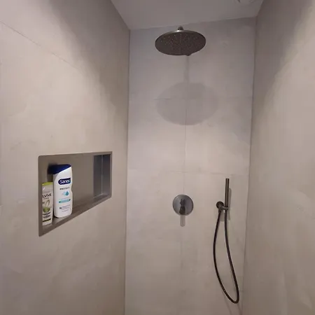 Luxury With Private Bathroom On Great Location. Rum i privatbostad Amsterdam
