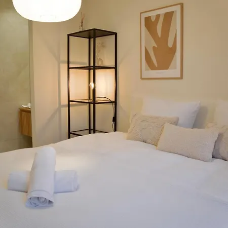 Luxury With Private Bathroom On Great Location. *