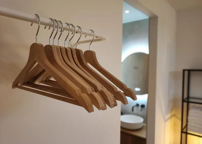 Δωμάτια σε οικογενειακή κατοικία Luxury With Private Bathroom On Great Location. *