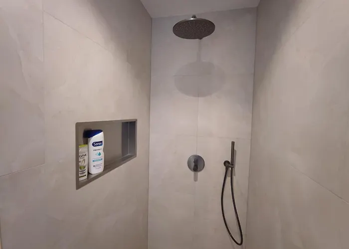 Luxury With Private Bathroom On Great Location. Δωμάτια σε οικογενειακή κατοικία Άμστερνταμ