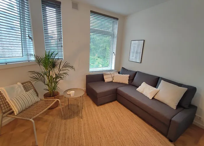 Luxury With Private Bathroom On Great Location. *