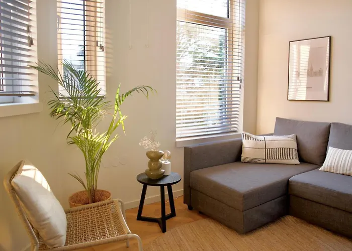 Luxury With Private Bathroom On Great Location. Δωμάτια σε οικογενειακή κατοικία Άμστερνταμ