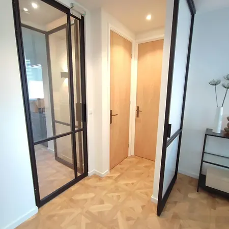 ホームステイ Luxury With Private Bathroom On Great Location.